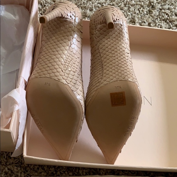 NEW Alexandre Birman nude snakeskin pumps 7.5 - Picture 8 of 8